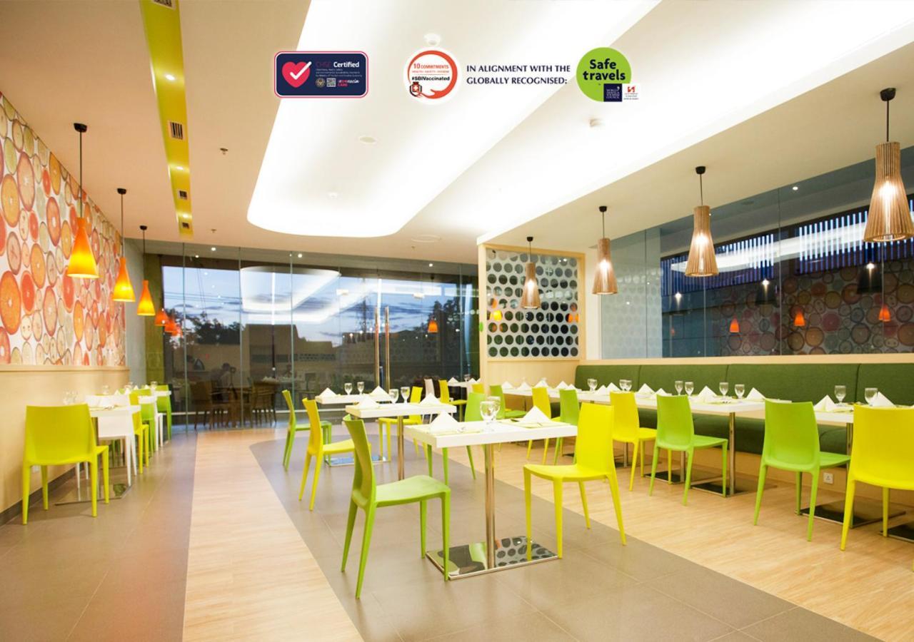 Zest Jemursari By Swiss-Belhotel International Surabaya Exterior photo